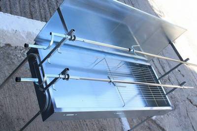 LAMB GRILL REINFORCED WITH LID, GRILL & WHEELS